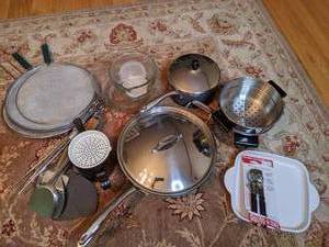 lot 178 image: Lot of Misc Kitchen Items