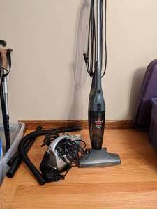 lot 182 image: Lot of Vaccums