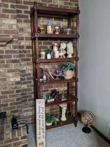 lot 197 image: Bookshelf and Misc items. Used in good condition. H80xW28xD12