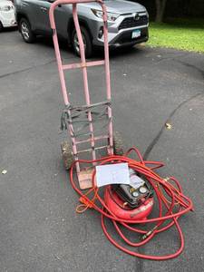 lot 122 image: Central Pneumatic 3gal 100PSI CompressorDolly