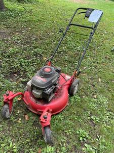 lot 125 image: 5.5 Hp self propelled Honda Gas Lawn mower