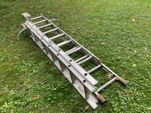 lot 127 image: Lot of sliding ladders and Step ladder