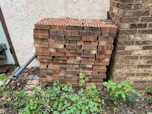 lot 129 image: Lot of Bricks