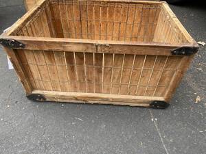 lot 131 image: Antique Fruit Pickers Crate 28X1320