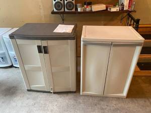 lot 202 image: Lot of 2 Plastic Cabinet Orgainizers
