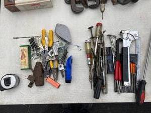 lot 214 image: Lot of Misc tools