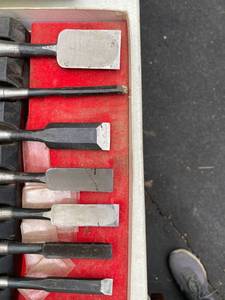 lot 233 image: Chisel Set