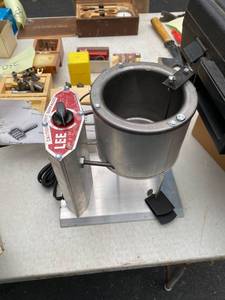 lot 247 image: Lee Pro 4-20 Electric Metal Melter