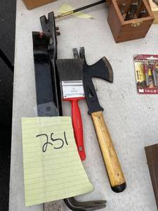 lot 251 image: Lot of Misclaneous Tools