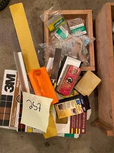 lot 257 image: Sanding Tools