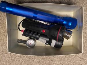 lot 68 image: Lot of Flash Lights and Misc