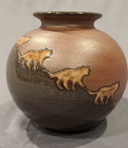 lot 1 image: Signed Studio Pottery Vase by Bonnie Waletzko, Willow River Pottery