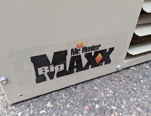 lot 46 image: Mr. Heater Big Maxx Propane Garage Shop Heater