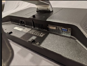 lot 28 image: 22 inch Dell Monitor with Cables