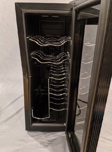 lot 57 image: Frigidaire Wine and Drink Fridge