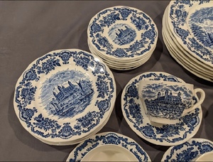 lot 55 image: China Service for Six