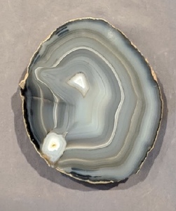 lot 83 image: Agate Trivet