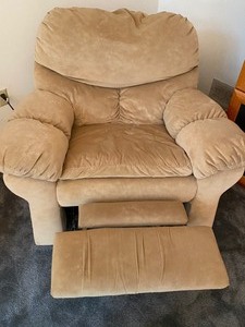 lot 3 image: Micro Suede Reclining Chair