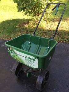 lot 64 image: Scotts Speedy Green Lawn Spreader