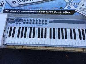lot 70 image: Keyboard-E-MU X-Board 49