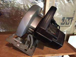 lot 75 image: Black And Decker Sawforce Circular Saw