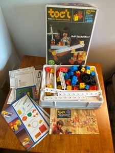 lot 29 image: Two Togl Games and and Erector Set