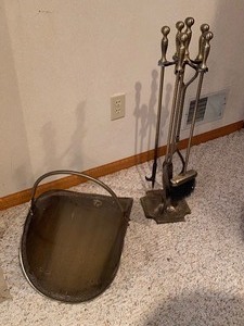 lot 109 image: Fireplace Maintenance Set with Log Holder