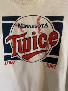 lot 119 image: Minnesota Twins Gear
