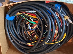 lot 133 image: LARGE LOT of Cords