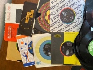 lot 137 image: Lot of 45s