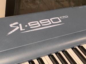 lot 139 image: Studiologic Midicontroller Keyboard (SL990)