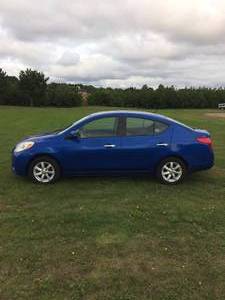 lot 1 image: 2012 Nissan Versa SL
