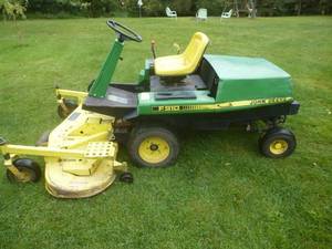 lot 6 image: John Deere F-910 Mower