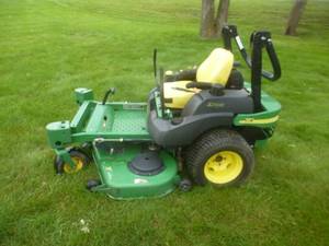 lot 12 image: John Deere 757 Zero Turn Mower