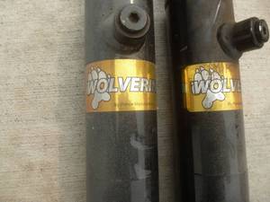 lot 21 image: Wolverine Hydraulic Cylinders