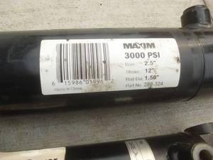 lot 23 image: Maxim Hydraulic Cylinder & Hi Force Cylinder