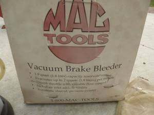 lot 24 image: Mac Tools Brake Bleeder