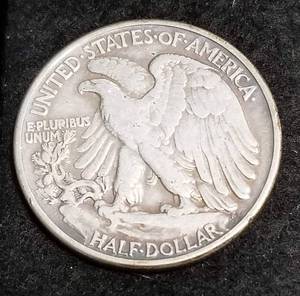lot 29 image: 1946 WALKING LIBERTY HALF DOLLAR