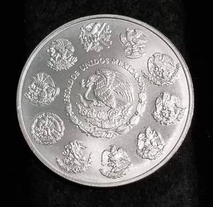 lot 40 image: 2001 MEXICO 1 TROY OZ .999 FINE SILVER LIBERTAD