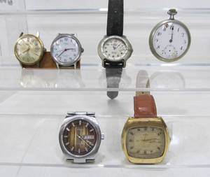 lot 23 image: Group of Vintage & Newer Mens Watches (Some AS IS)