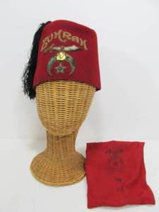 lot 51 image: Old Vintage SHRINER Fez Hat