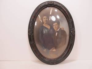 lot 90 image: Antique Convex Bubble Glass Oval Framed Victorian Portrait