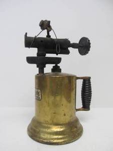 lot 121 image: Excellent Old Vintage LAKESIDE Brass Blowtorch