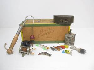 lot 126 image: Group of Vintage Fishing Items