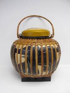 lot 144 image: LARGE Vintage Hand Made RattanBamboo Hand Painted Lidded Basket wElephants