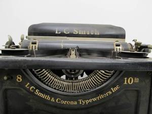 lot 177 image: Large Antique LC SMITH Typewriter