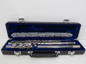 lot 187 image: BESTLER Flute wCase