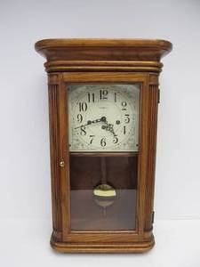 lot 156 image: Quality Working Solid Oak HOWARD MILLER Regulator Wall Clock wPendulum & Key