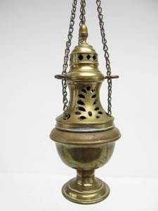 lot 194 image: Vintage Hanging Brass Temple Oil Lamp