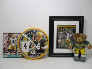 lot 268 image: Green Bay Packers Memorabilia - Authentic Signed Brett Favre Photo